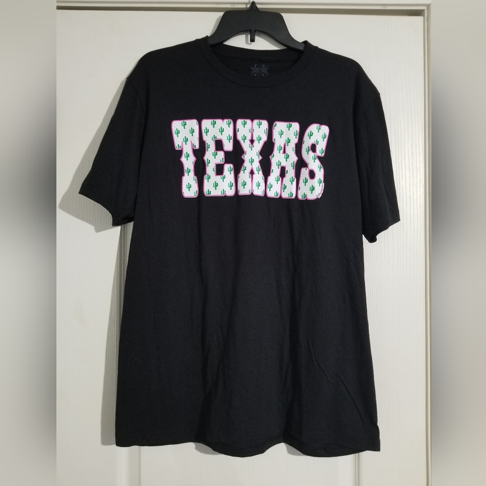 TEXAS TRUE THREADS GRAPHIC TEE SHIRT